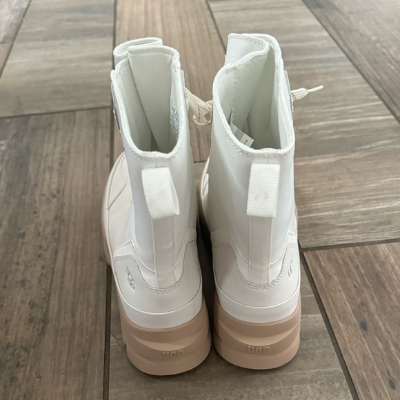 UGG Lug Platform Lace-Up Combat Boot Women’s size 9.5 - Picture 6 of 11